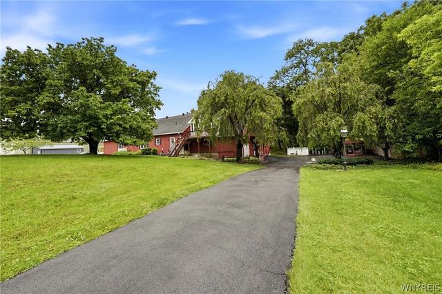 3 Maple Ave, Elba, NY 14058