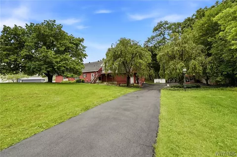 3 Maple Ave, Elba, NY 14058
