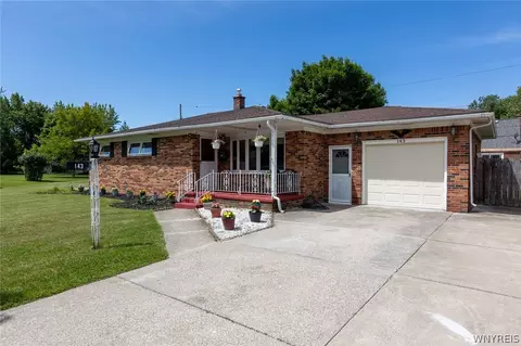 143 Norris Ave, Lancaster, NY 14086