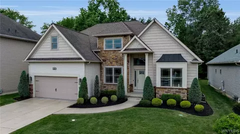 34 Avalon Meadows Ln, East Amherst, NY 14051