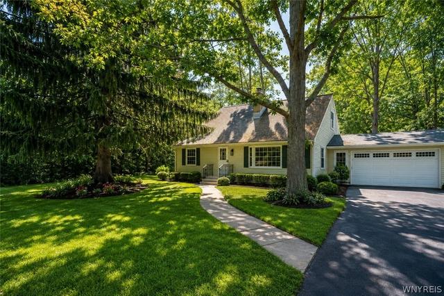 708 The Circle Dr, Lewiston, NY 14092