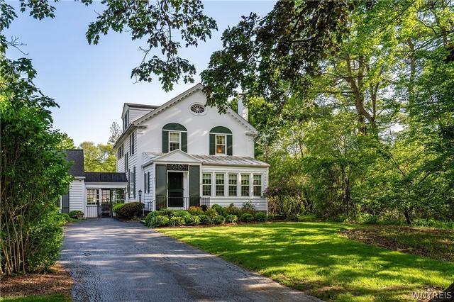 861 Chestnut Hill Rd, Aurora, NY 14052