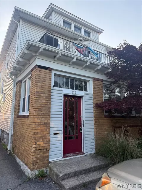 272 Commonwealth Ave, Buffalo, NY 14216