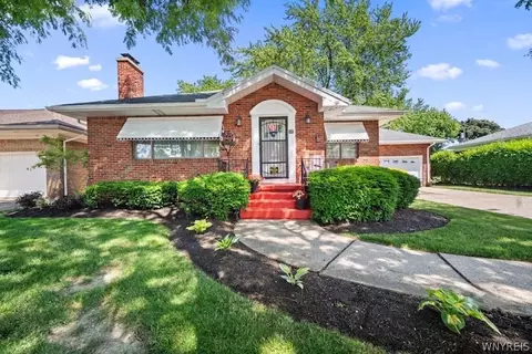 35 Calderwood Dr, Cheektowaga, NY 14215