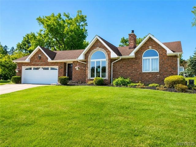66 Cove Holw, West Seneca, NY 14224
