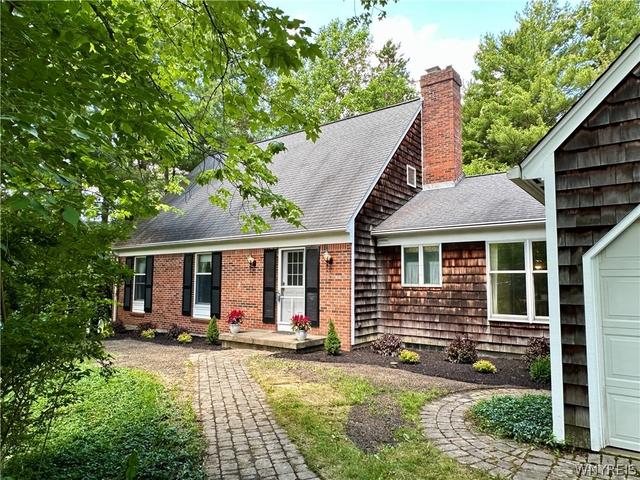 40 Tanglewood Dr W, Orchard Park, NY 14127