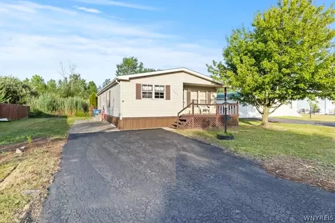 1045 Fernwood, Lockport, NY 14094