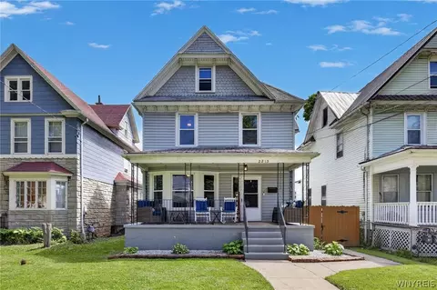 2215 Pierce Ave, Niagara Falls, NY 14301