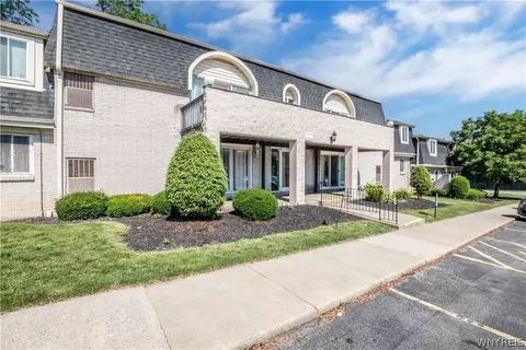 5 Cambridge #G, Amherst, NY 14221