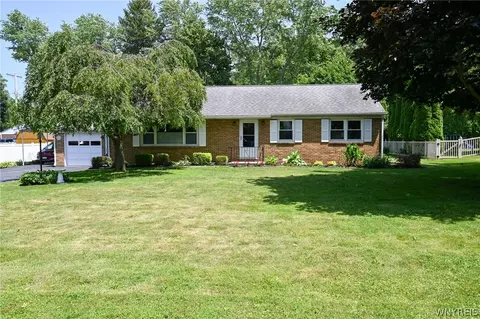 4775 Bickert Dr, Clarence, NY 14031