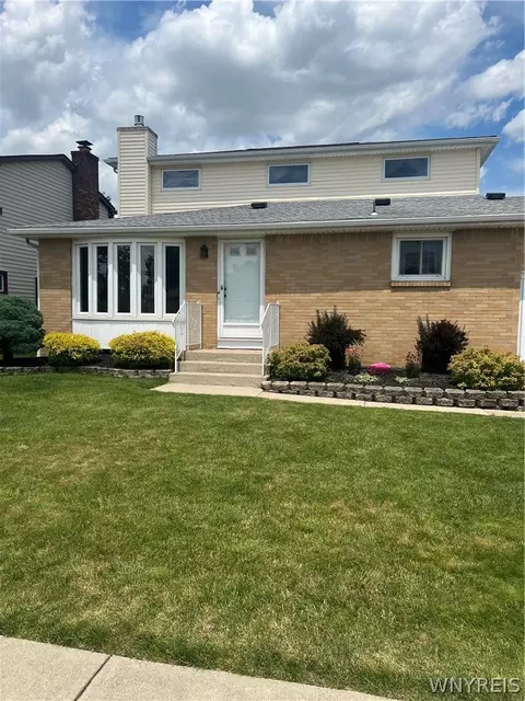 80 Knollwood Dr, Cheektowaga, NY 14227