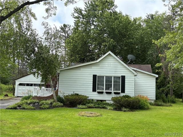 2310 Bowen Rd, Elma, NY 14059