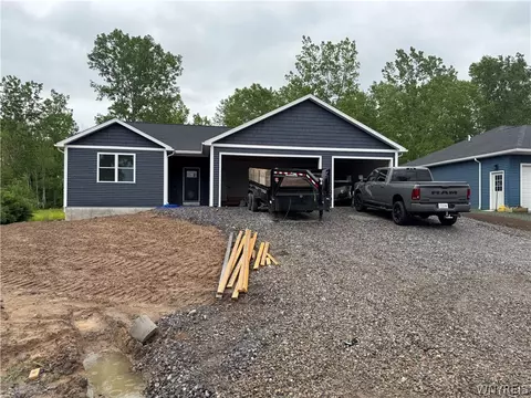 54 Fieldcrest Dr, Pembroke, NY 14036 photo 2