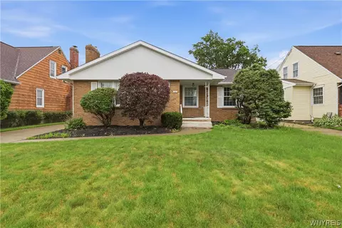 137 Cornwall Ave, Tonawanda, NY 14150