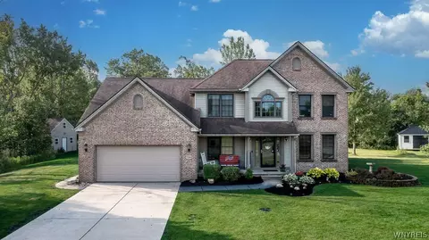 3366 Brookfield Ln, Hamburg, NY 14075