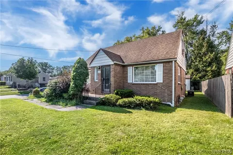 2047 Como Park Blvd, Lancaster, NY 14086