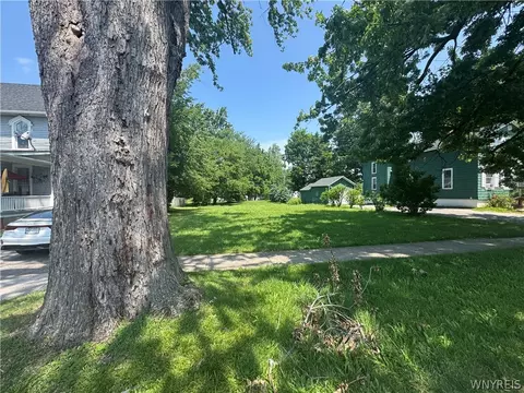 224 Eagle St, Ridgeway, NY 14103 photo 3