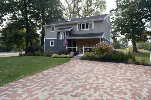6854 Club Rd, Perry, NY 14530