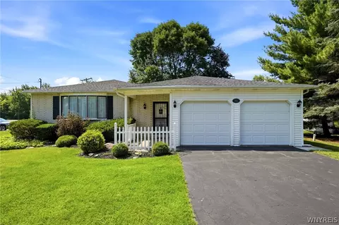 742 Scovell Dr, Lewiston, NY 14092