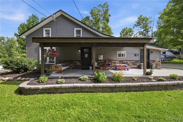 11734 N Canada St, Holland, NY 14080