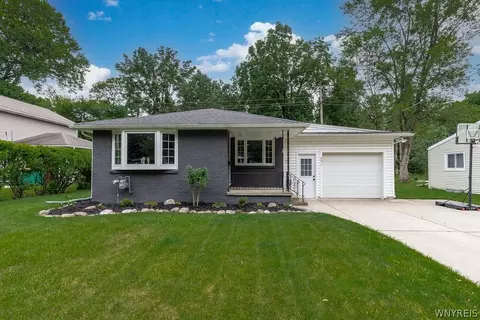 771 Martin Dr, Aurora, NY 14052