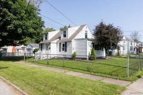8116 Lindbergh Ave, Niagara Falls, NY 14304