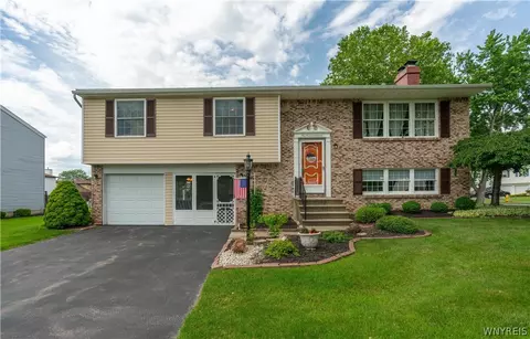 116 Roycroft Dr, West Seneca, NY 14224
