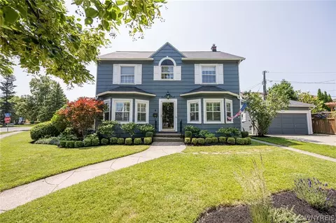 8 North Dr, Buffalo, NY 14216