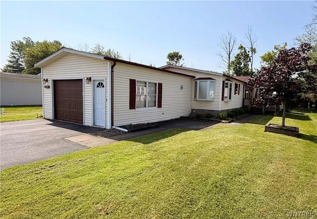 6220 Corwin Sta, Newfane, NY 14108
