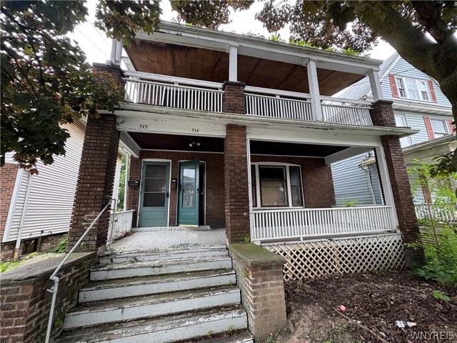 715 Augustus Pl, Niagara Falls, NY 14301