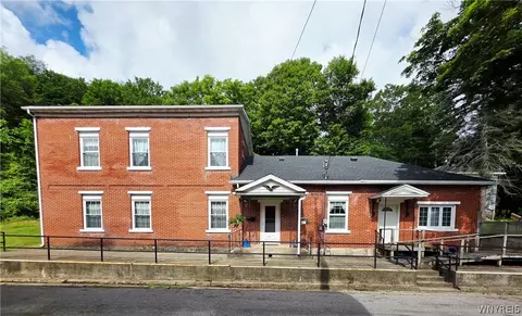 25 Mill St, New Albion, NY 14719