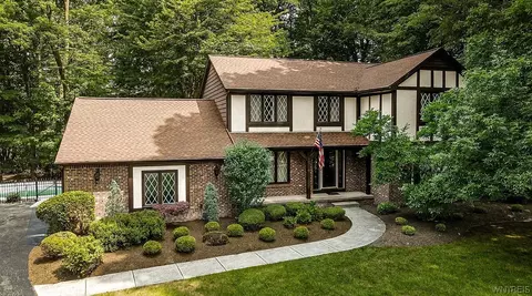 4700 Pine Mnr, Clarence, NY 14031