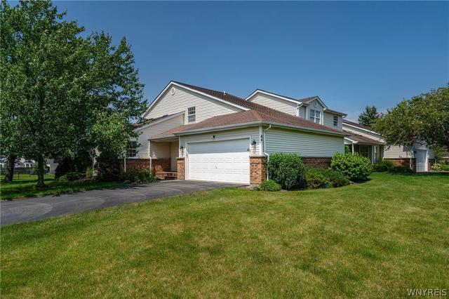 64 Hastings Dr, Orchard Park, NY 14127