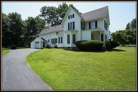12 W Main St, Pembroke, NY 14036