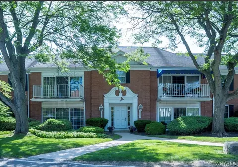 2 Hickory Hill Rd #B, Amherst, NY 14221