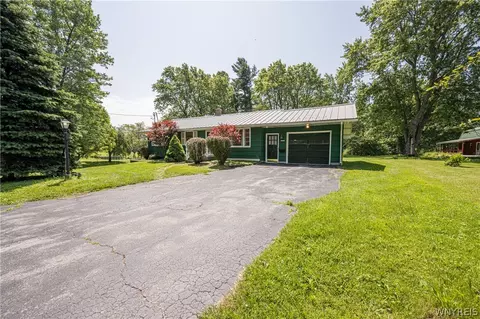 181 Cayuga Creek Rd, Cheektowaga, NY 14227