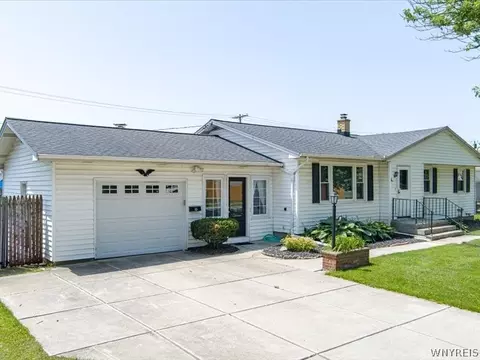 111 Bannard Ave, Tonawanda, NY 14150