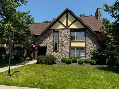 5295 Chestnut Ridge Rd #H, Orchard Park, NY 14127