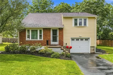 83 Berkley Rd, Amherst, NY 14221