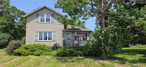 8805 Chestnut Ridge Rd, Royalton, NY 14067