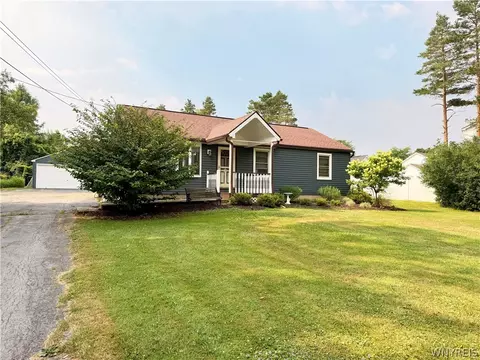 6975 Michael Rd, Orchard Park, NY 14127