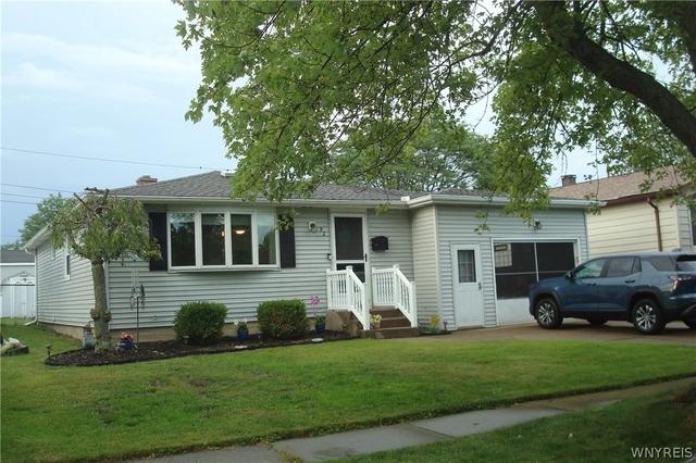 92 Sprucewood Dr, Cheektowaga, NY 14227