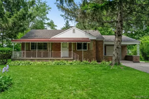5588 Genesee St, Lancaster, NY 14086