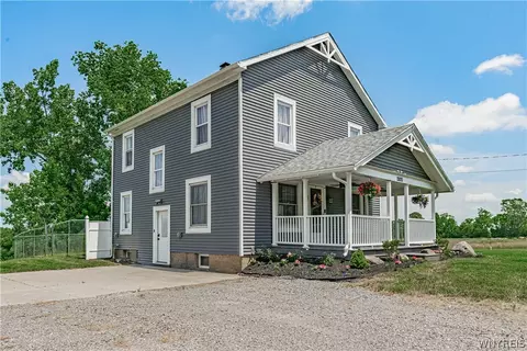 2820 Albright Rd, Ransomville, NY 14131