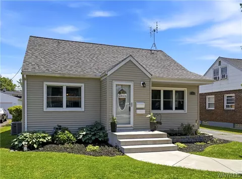 3009 Kirschner Pkwy, Hamburg, NY 14075