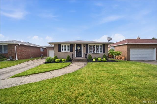 12 Sandy Ln, Cheektowaga, NY 14227