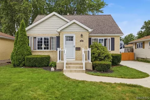 16 Patricia Dr, Tonawanda, NY 14150
