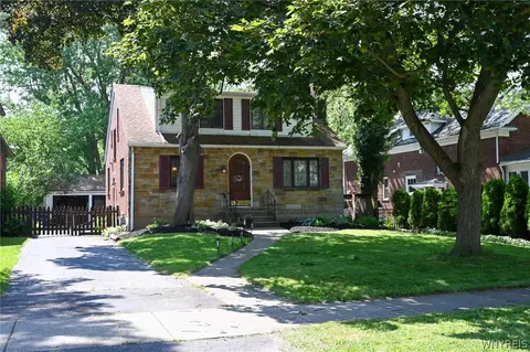 130 Ivyhurst Rd, Amherst, NY 14226