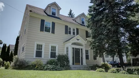 703 Maple Ave, Niagara Falls, NY 14305