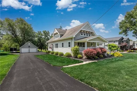 4367 Clinton St, West Seneca, NY 14224
